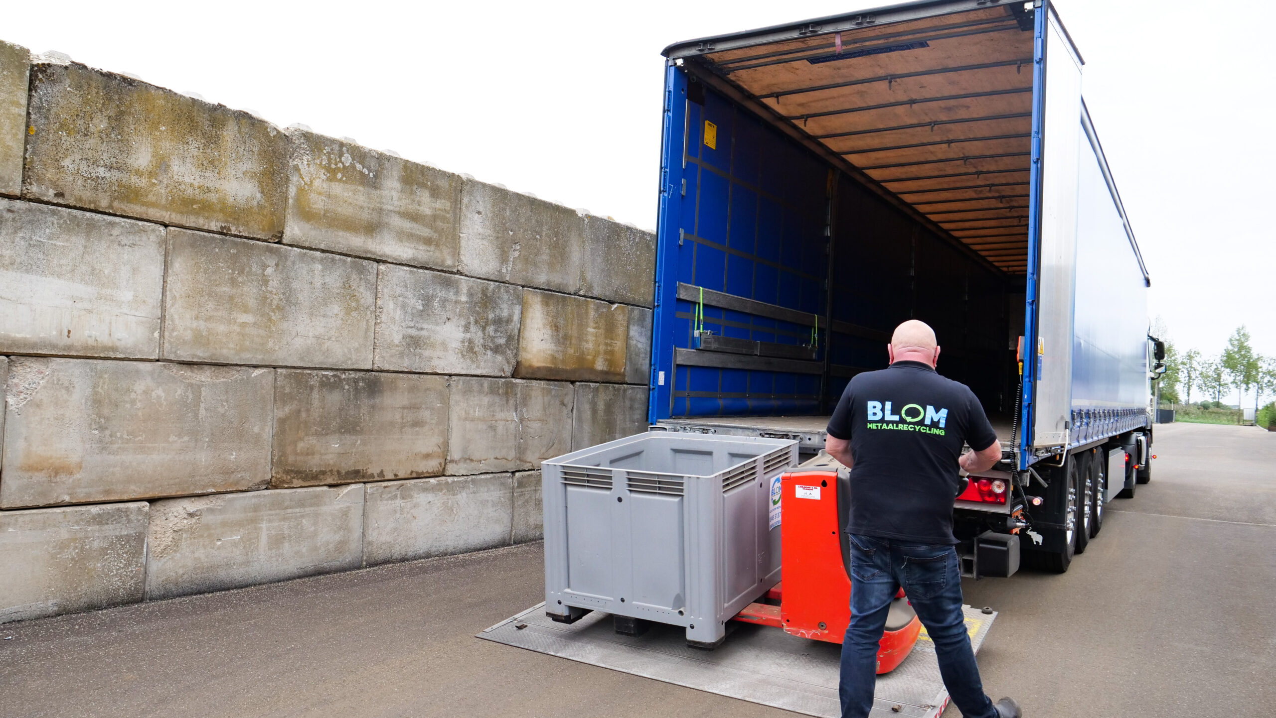 Huiftransport van Blom Recycling